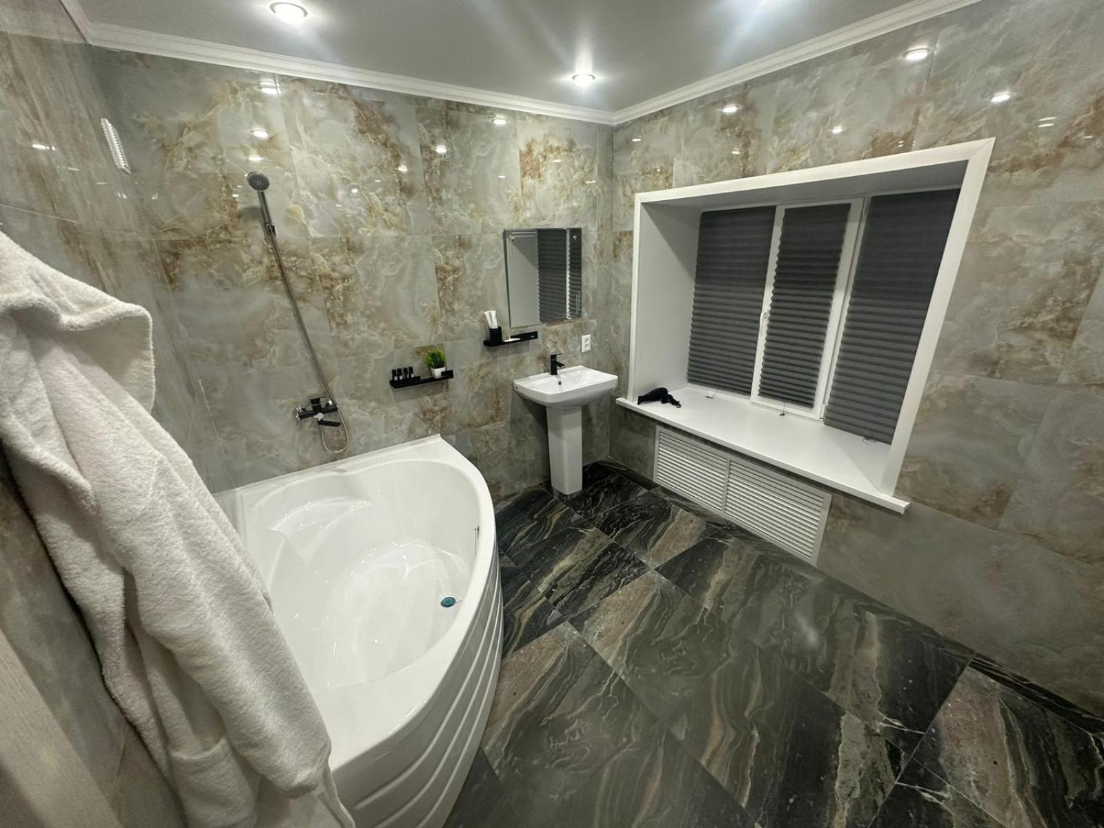 Сафр Hotel Uralsk Luaran gambar